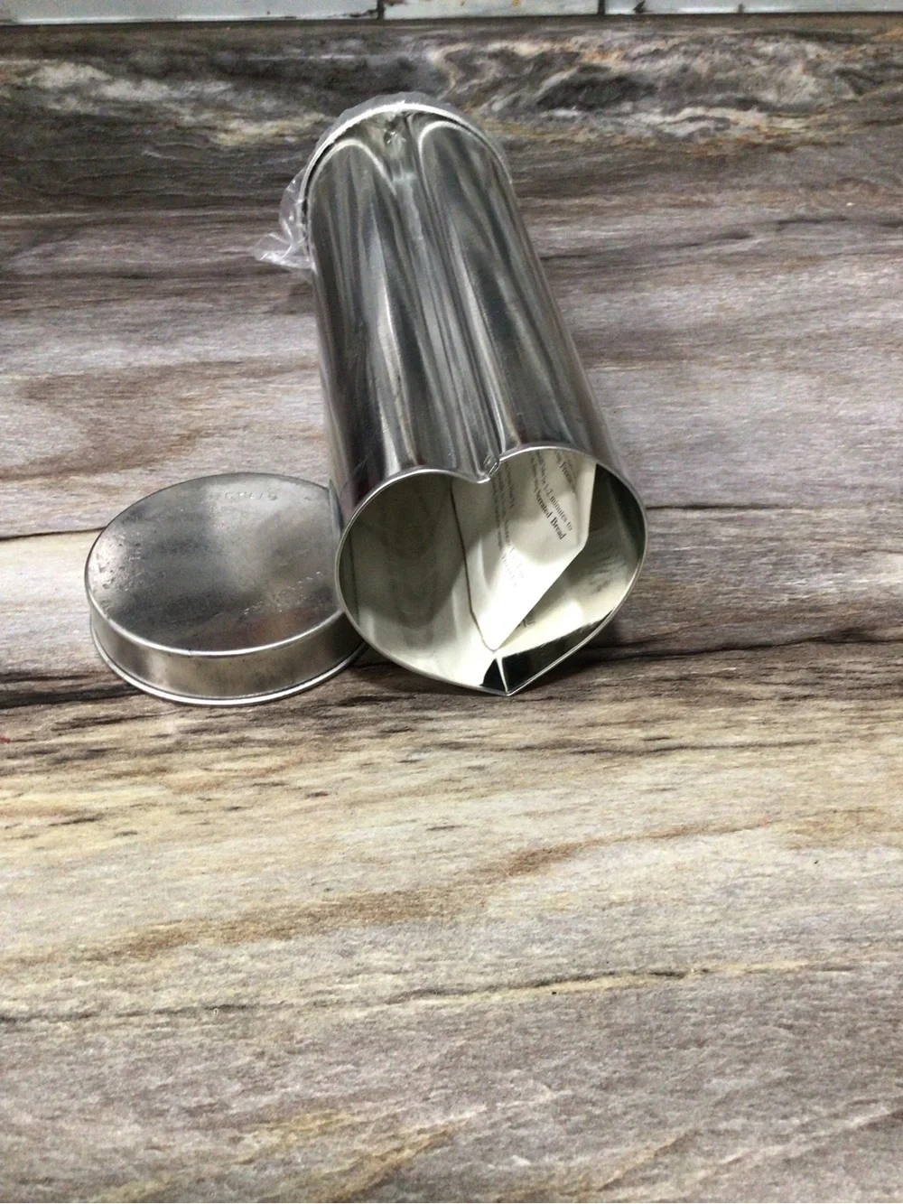 Vintage Y2K Pampered Chef Heart Shaped Bread Tube Baking Mold W/Recipes.